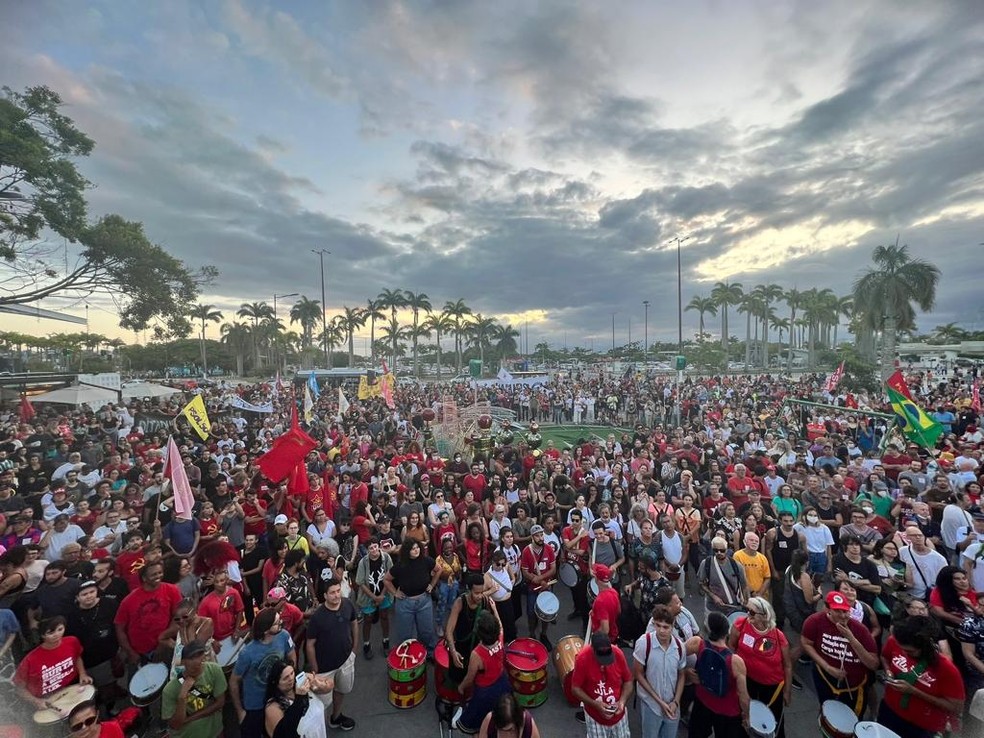 Protesto em Florian&oacute;polis nesta segunda-feira (9) &mdash; Foto: Divulga&ccedil;&atilde;o