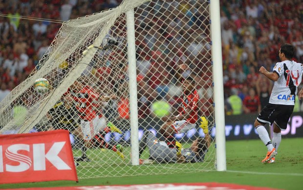 Marcio Araujo gol, Flamengo x Vasco (Foto: André Durão)