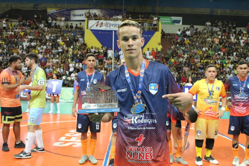 Lucas, de Santa Maria, foi o craque do jogo  — Foto: Emerson Rocha