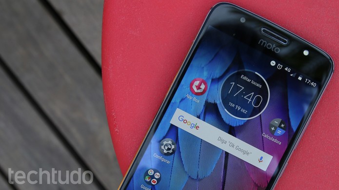 Moto G5S tem tela de 5,2 polegadas com tecnologia IPS (Foto: Ana Marques/TechTudo)