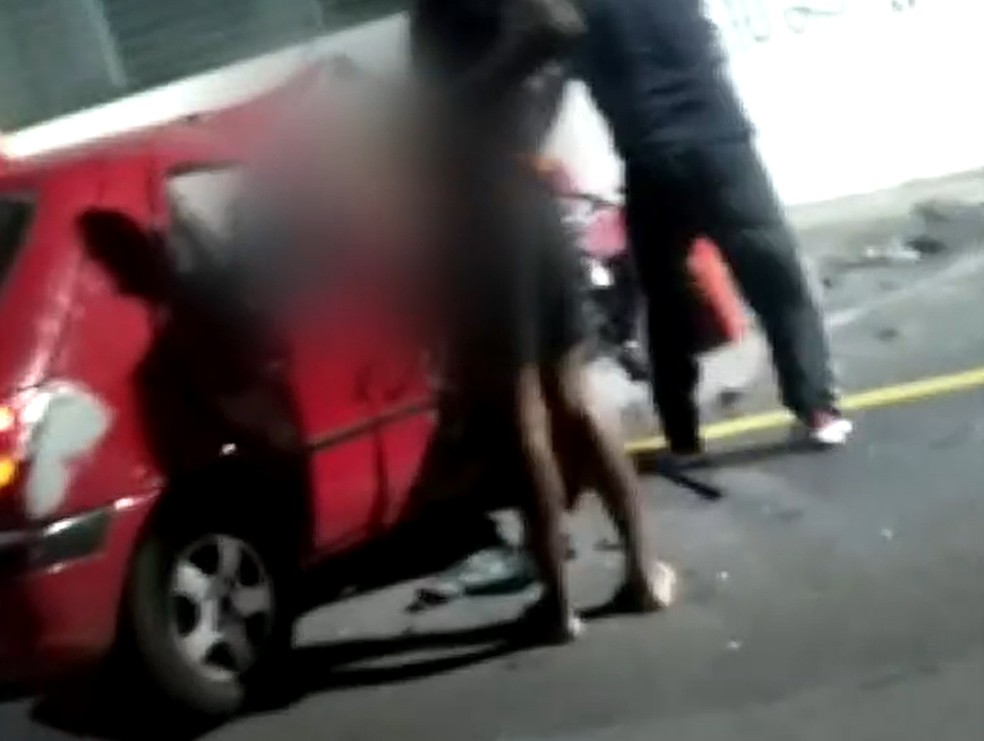 Acidente no bairro do Garcia, em Salvador, deixa cinco feridos — Foto: Reprodução/TV Bahia