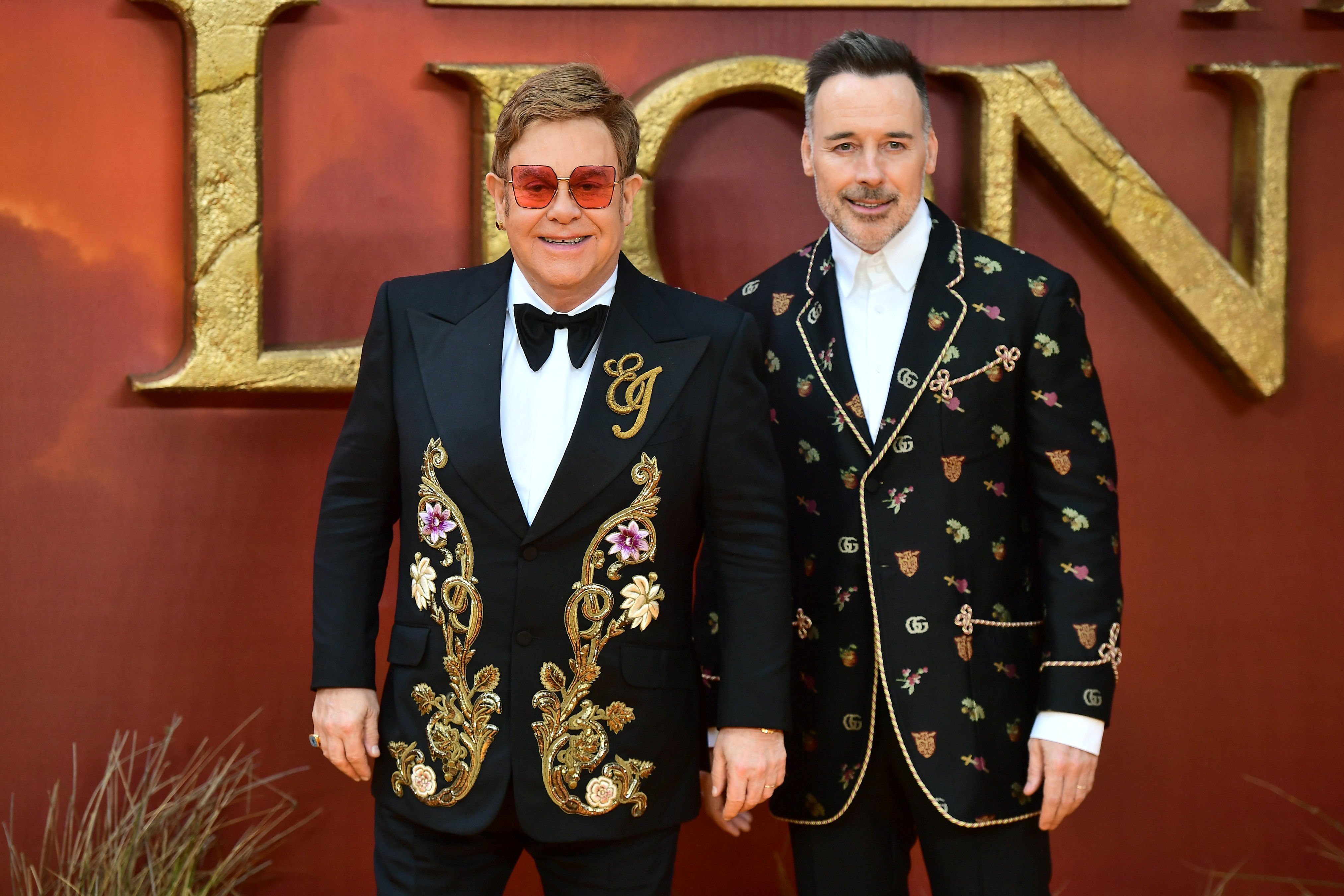 LONDON, ENGLAND - JULY 14: Elton John and David Furnish attend "The Lion King" European Premiere at Leicester Square on July 14, 2019 in London, England. (Photo by Samir Hussein/WireImage) (Foto: WireImage)