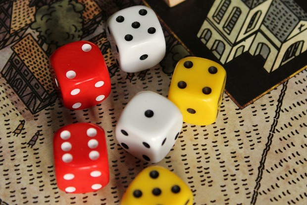 5 jogos de mesa para se divertir sozinho ou com amigos