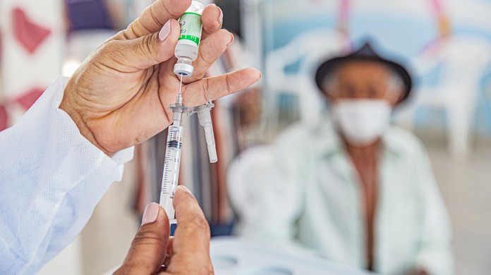 Mais de 8 mil idosos ainda não compareceram para tomar a 2ª dose da vacina  contra a Covid em Maceió e Arapiraca | Alagoas | G1