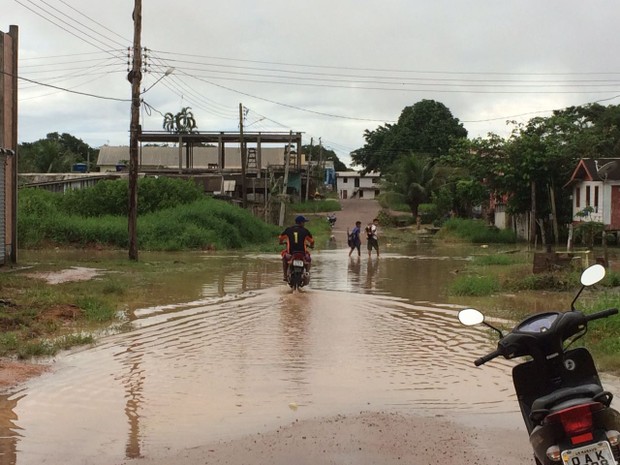 Ruas de Autazes ficaram alagadas (Foto: Rede Amazônica)