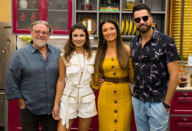 Ravioli, Paula Fernandes, Patrícia Poeta e Latino (Foto: Cesar Alves / TV Globo)