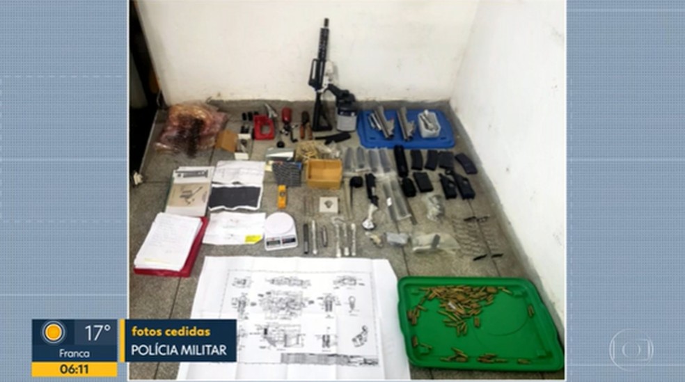 Segundo os policiais, armas eram produzidas na Grande SP para uma facção criminosa paulista que age dentro e fora dos presídios do país. — Foto: Reprodução/Polícia Militar