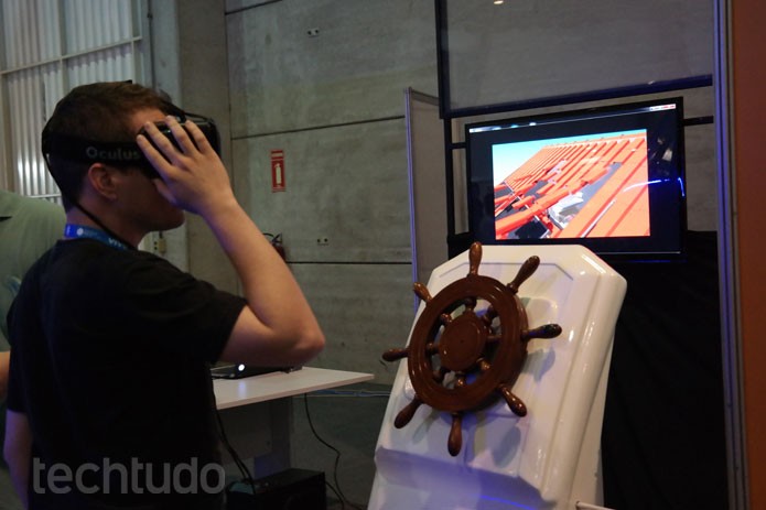 3D Play simula um barco, ? poss?vel "pilotar" com a ajuda de ?culos especial na CPBR8 (Foto: Melissa Cruz / TechTudo)