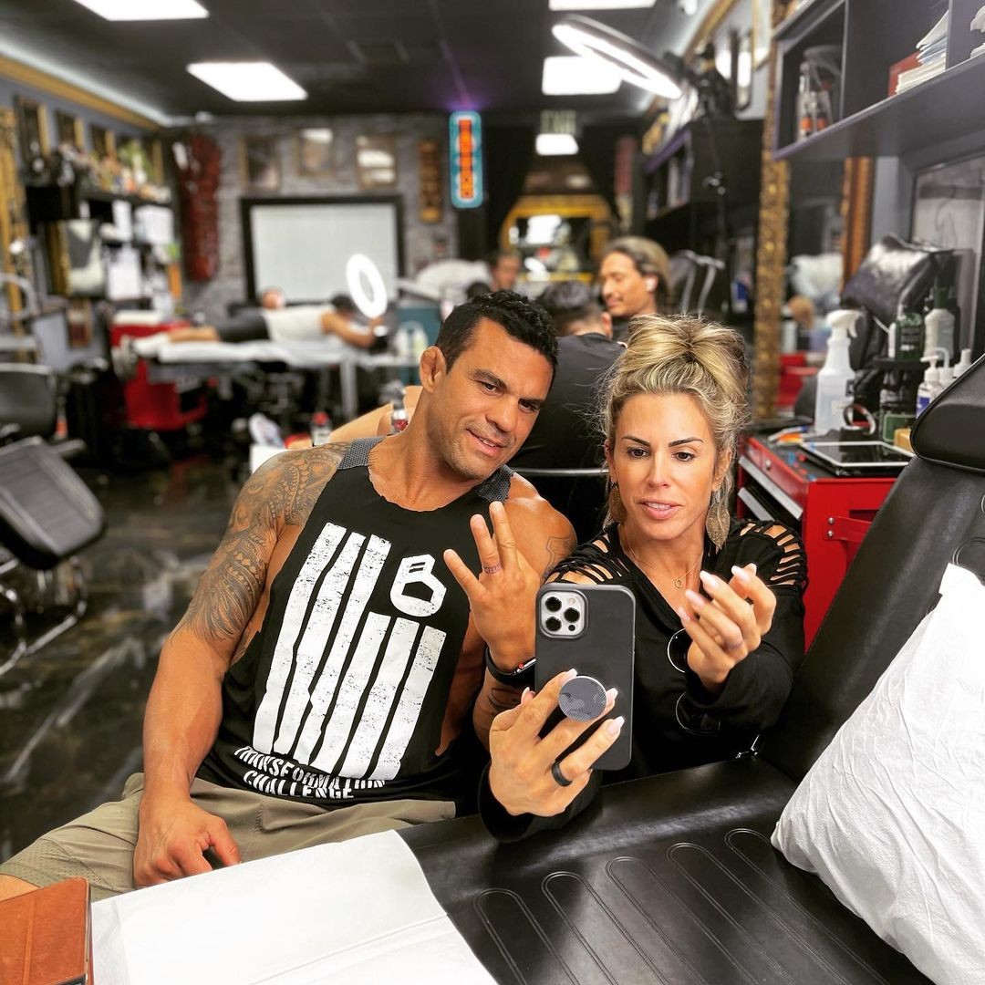 Vitor Belfort se declarou à esposa ao compartilhar a foto no Instagram (Foto: Reprodução/Instagram)