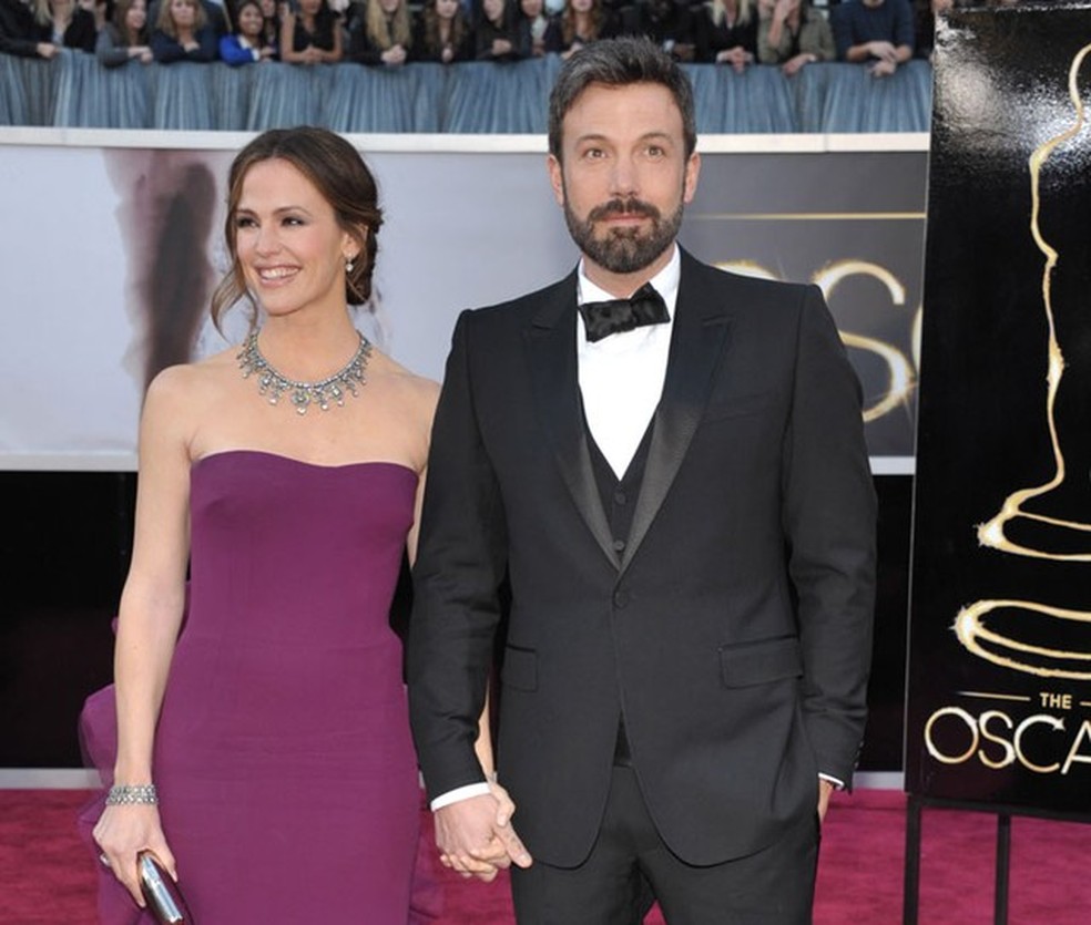 Ben Affleck e a atriz Jennifer Garner chegam ao Oscar 2013 — Foto: AP 