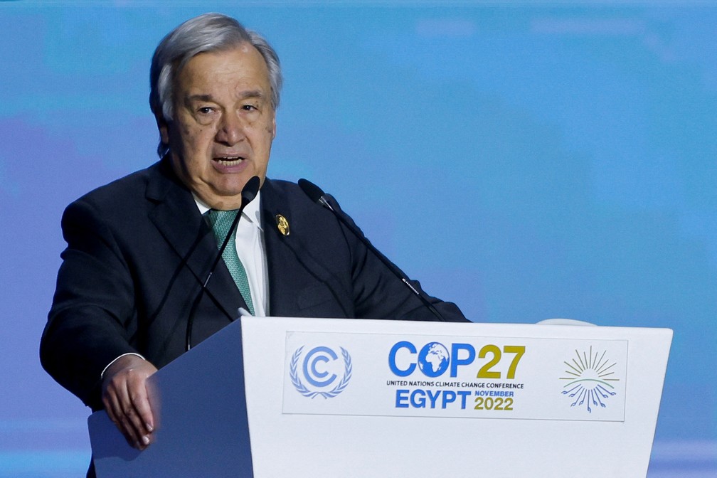 O secretário-geral da ONU, António Guterres, fala durante sessão da COP 27, em Sharm el-Sheikh, no Egito. — Foto: REUTERS/Mohammed Salem