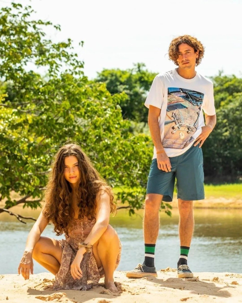 Juma (Alanis Guillen) e Jove (Jesuíta Barbosa) em cena de Pantanal (Foto: Divulgação/TV Globo)