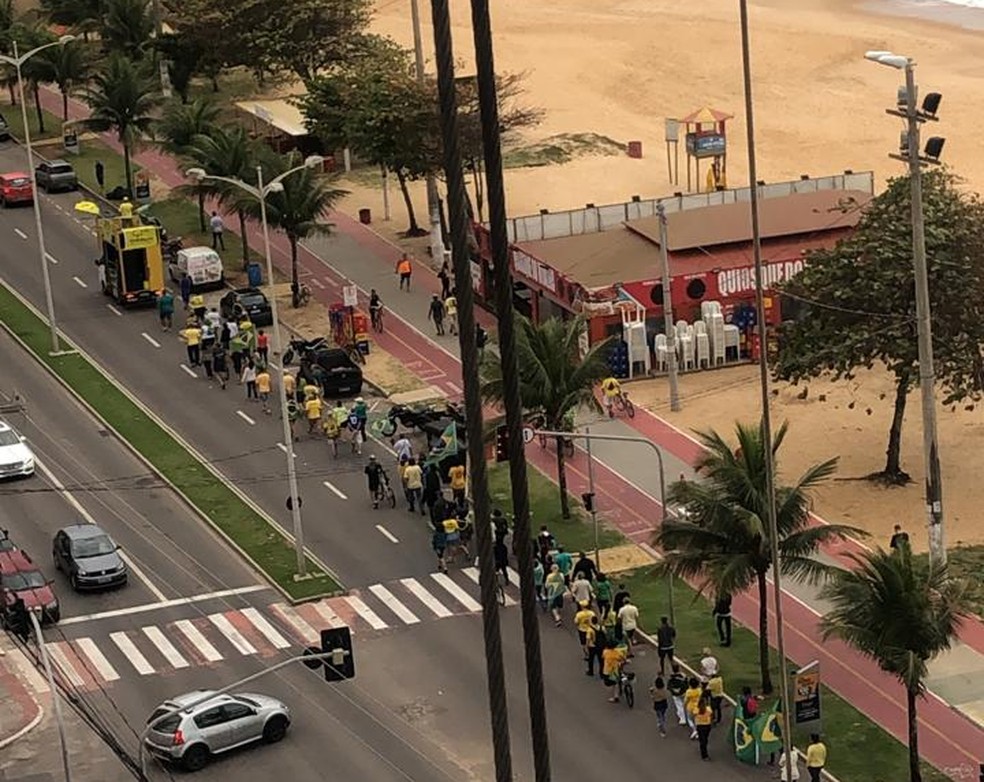 Protesto a favor da Lava Jato em Vila Velha — Foto: Viviane Belo/VC no ES1