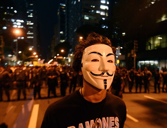 Os protestos contra o aumento das tarifas do transporte público em junho de 2013 acabaram por reunir, em poucos dias, uma miríade de grupos insatisfeitos com “tudo isso que está aí”, fenômeno que se repete na paralisação dos caminhoneiros (Foto: LUCAS LANDAU/REUTERS) Os protestos contra o aumento das tarifas do transporte público em junho de 2013 acabaram por reunir, em poucos dias, uma miríade de grupos insatisfeitos com “tudo isso que está aí”, fenômeno que se repete na paralisação dos caminhoneiros (Foto: LUCAS LANDAU/REUTERS)