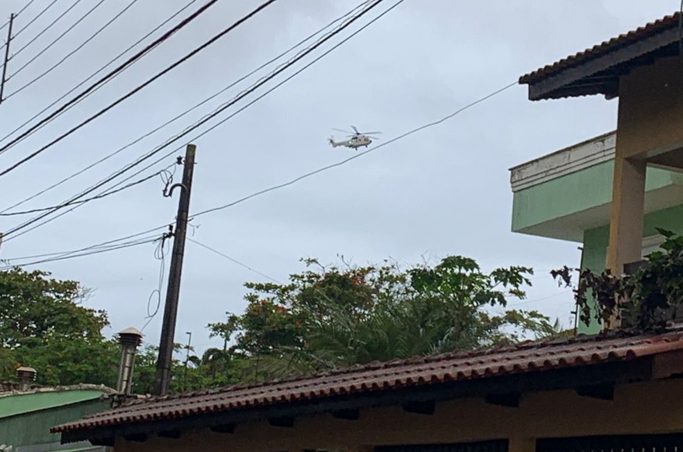 Bolsonaro chegou a Guarujá, SP, para período de descanso  — Foto: Luciana Moledas/g1