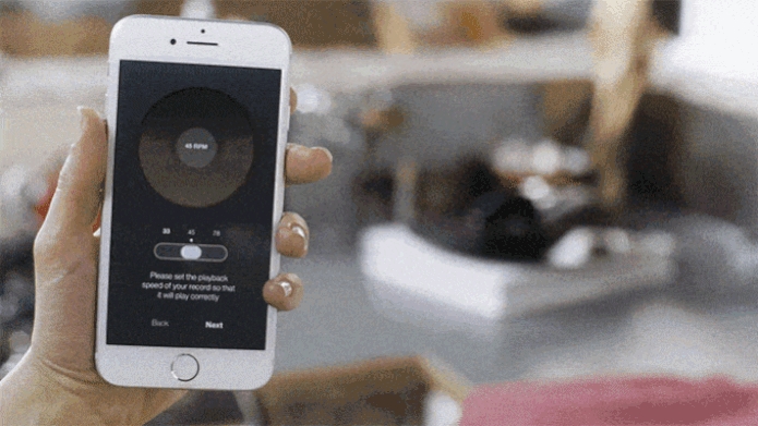 Toca-discos inteligente pode ser controlado por app para Android e iOS (Foto: Divulgação/LoveTurntable)