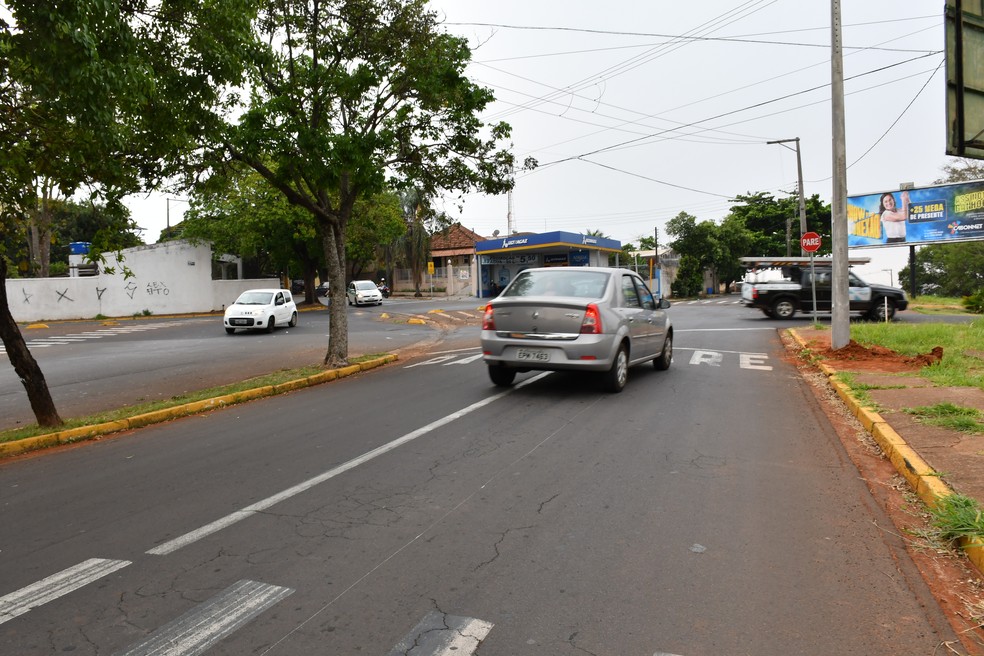 Obras na rotatória entre a Rua José Claro e a Avenida Ademar de Barros devem deixar trânsito lento — Foto: Marcos Sanches/Secom