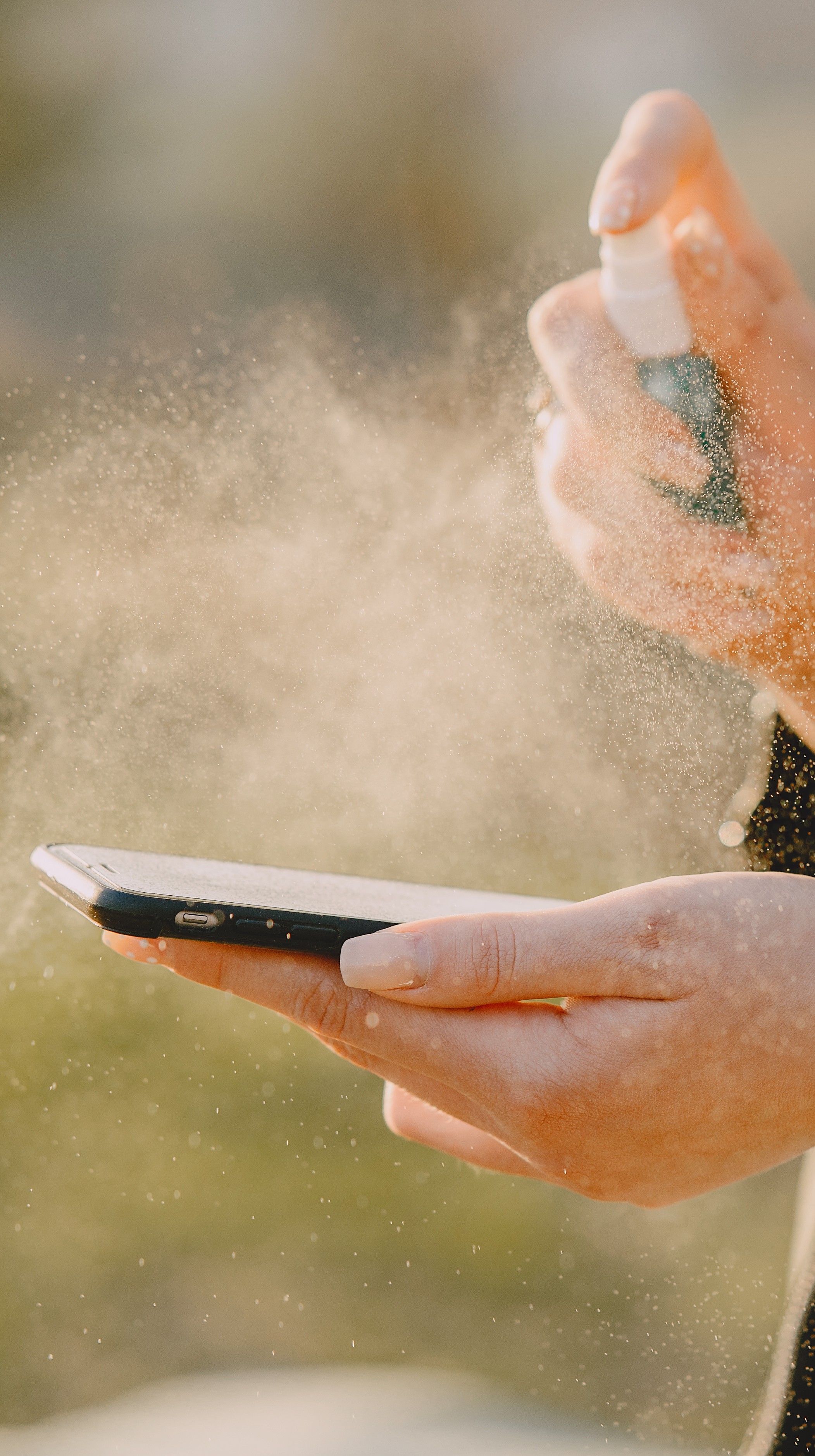 Você sabe a maneira correta para higienizar seu celular?