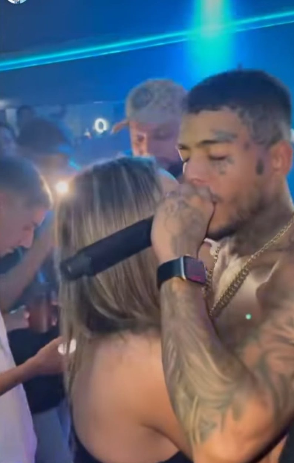 Viúva de Kevin, Deolane Bezerra, postou em redes sociais uma foto do show do MC na madrugada deste domingo (16) no Rio  — Foto: Reprodução/Redes Sociais