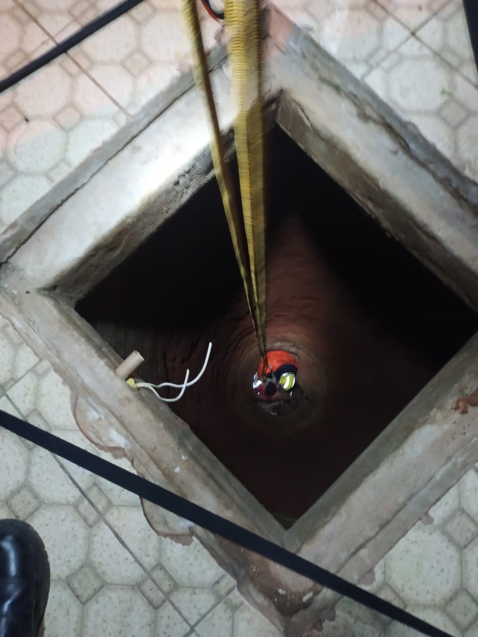 Bombeiros resgatam pessoa de cacimba em Arapiraca, AL — Foto: Divulgação/Corpo de Bombeiros de Alagoas