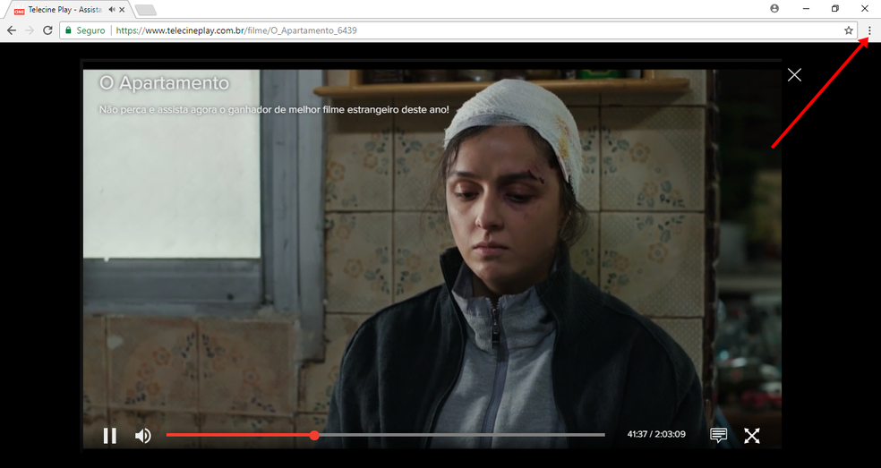 Acesse o menu do Chrome com o vídeo do Telecine Play aberto — Foto: Reprodução/Bruno Soares