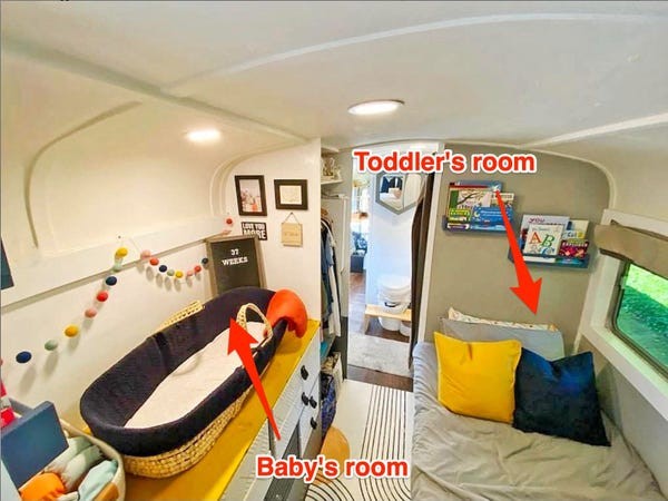 O quarto do bebê à esquerda e o quarto da criança à direita  (Foto: Reprodução/Instagram @mamaswandering)