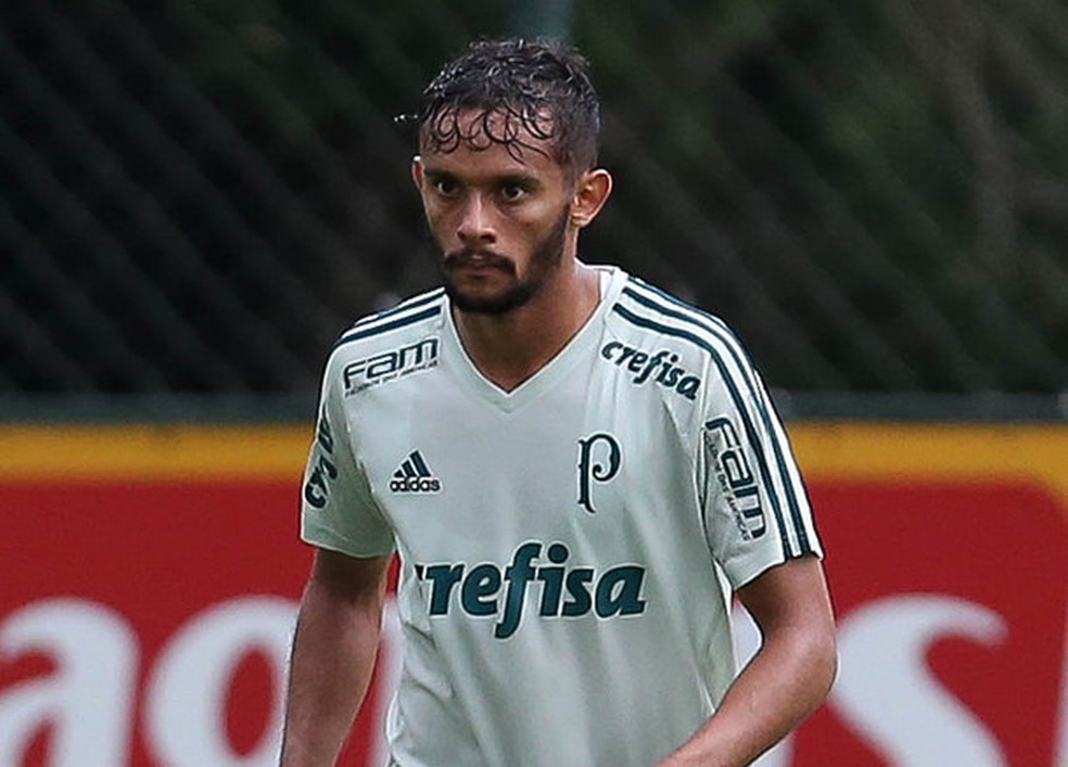 Gustavo Scarpa em treino do Palmeiras (Foto: Cesar Greco/Ag. Palmeiras/Divulgação)