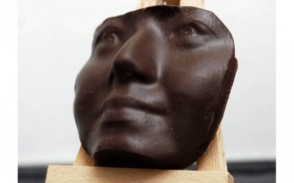 Você gostaria de comer o seu próprio rosto feito com chocolate? (Foto: Divulgação)