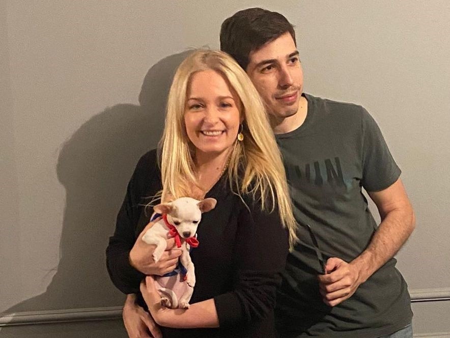 Luciana Vendramini com Henrique e a cadelinha Nick (Foto: Reprodução/Instagram)