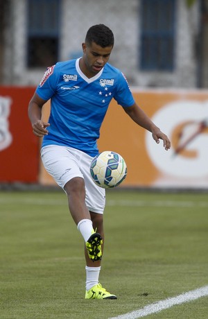 Cheio de ambição, Alisson sonha com títulos e quer ser destaque em 2016