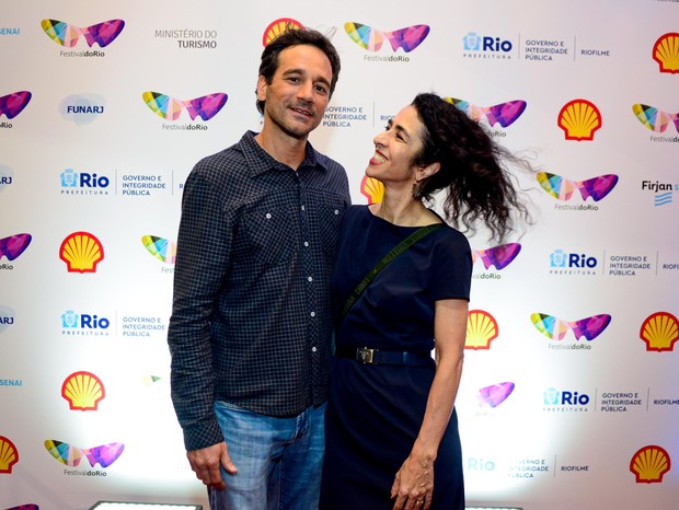 Marisa Monte troca beijos com o marido em aparição raríssima - Quem ...