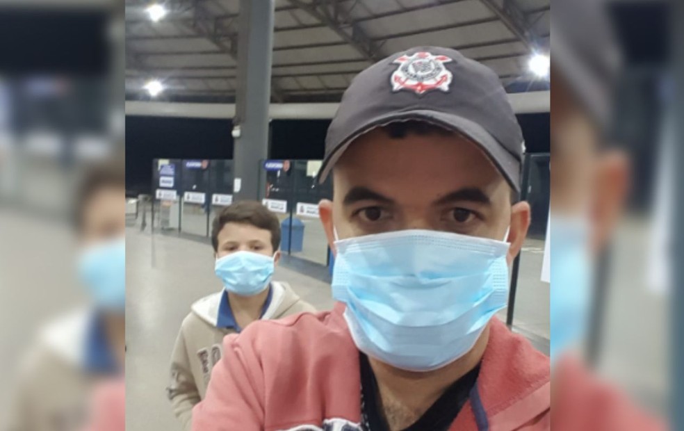 Nicolas Henrique viajou com o tio, Marcelo da Silva, para Sumaré para conhecer os irmãos — Foto: Marcelo da Silva /Arquivo pessoal