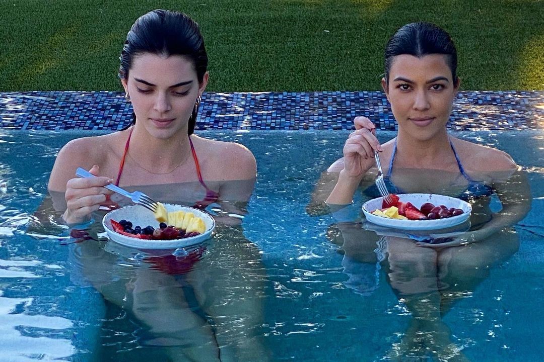 Kendall Jenner e Kourtney Kardashian (Foto: Instagram)