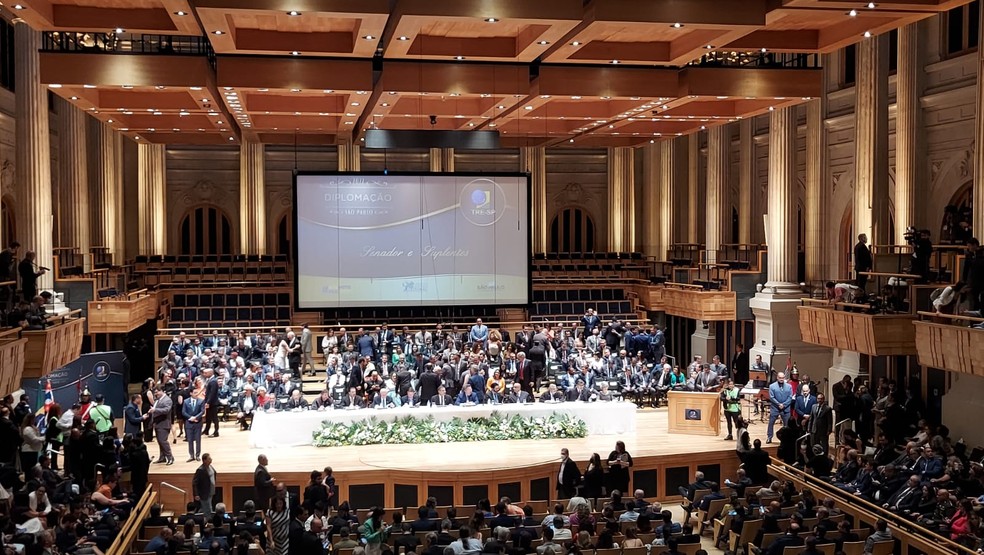 Cerimônia de diplomação dos eleitos na sala SP — Foto: Rodrigo Rodrigues/g1