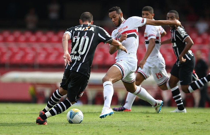 São Paulo erra ao usar réguas de adversários para criticar própria torcida