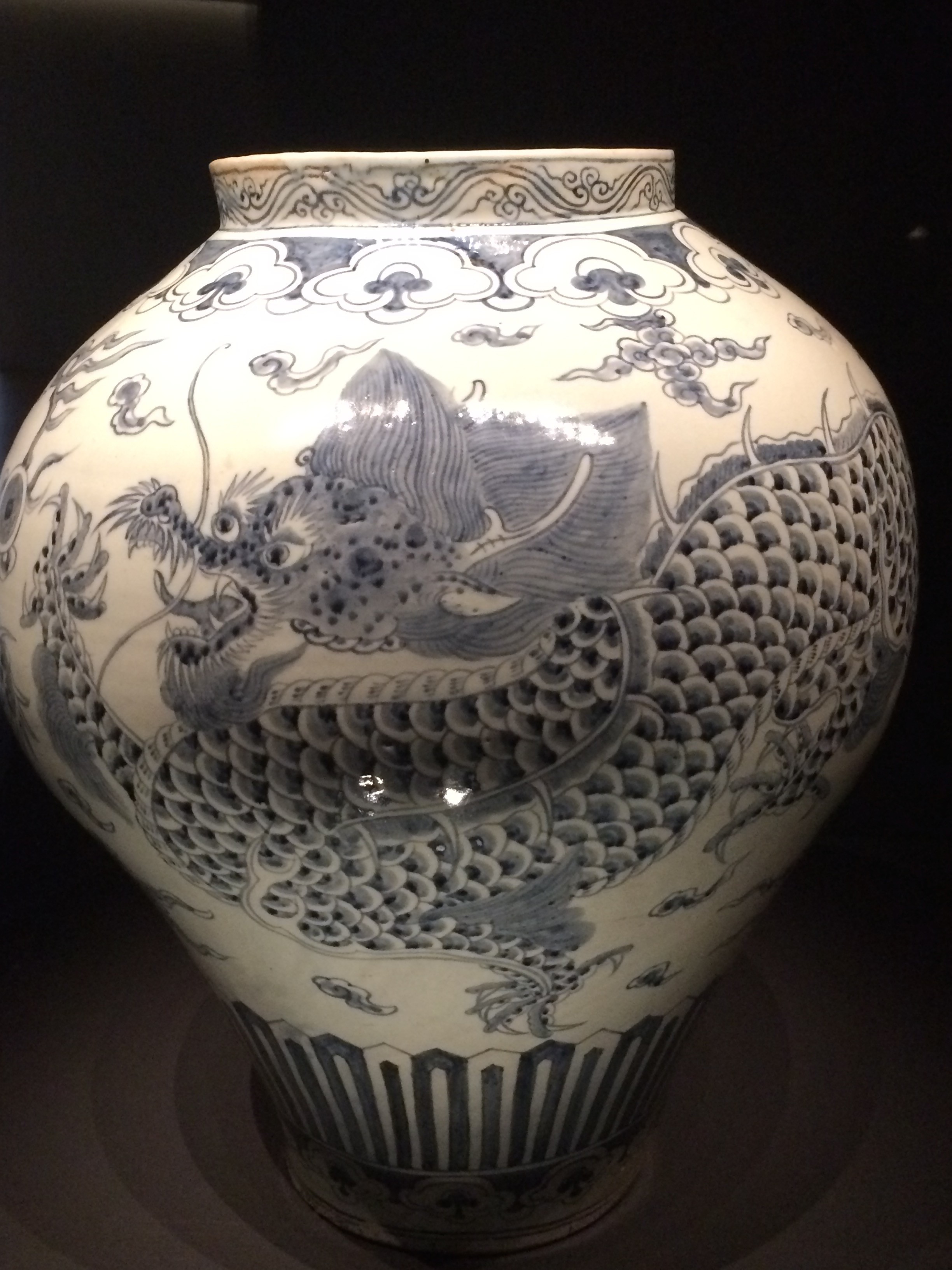 18th century blue and white porcelain vase from the Leeum Samsung Museum, Seoul  (Foto: Suzy Menkes)