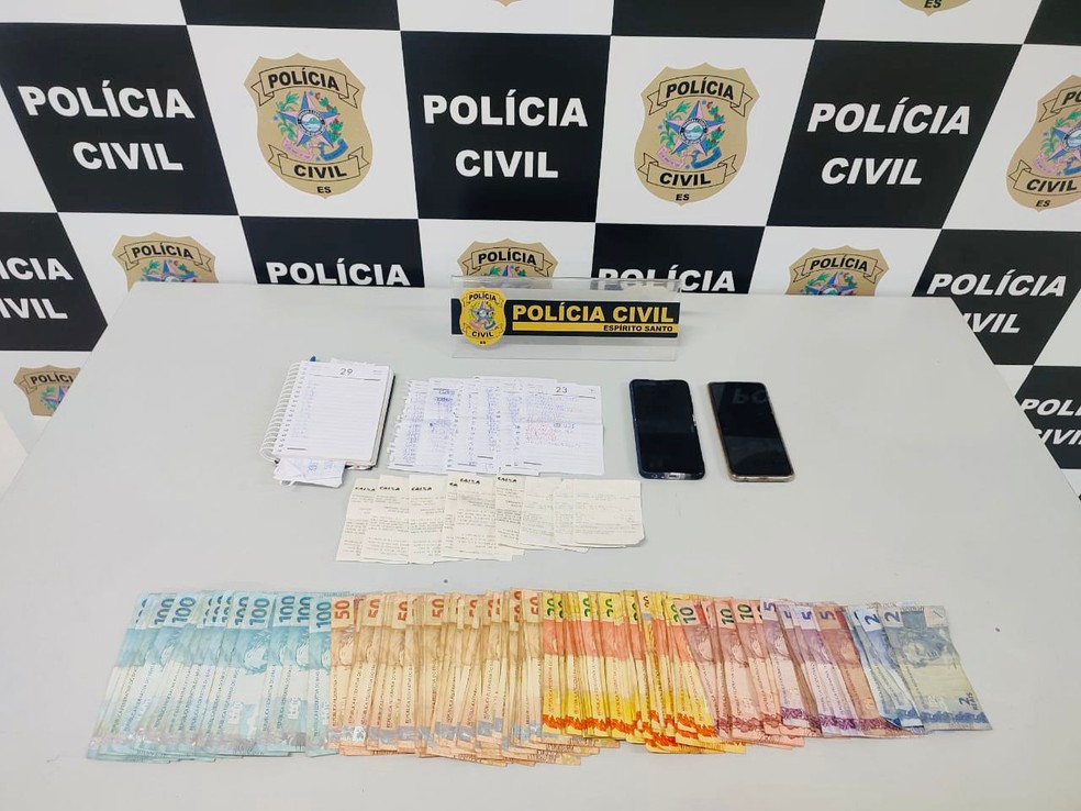 Dinheiro apreendido com mandantes de duplo assassinato na Serra, ES — Foto: Polícia Civil/Divulgação