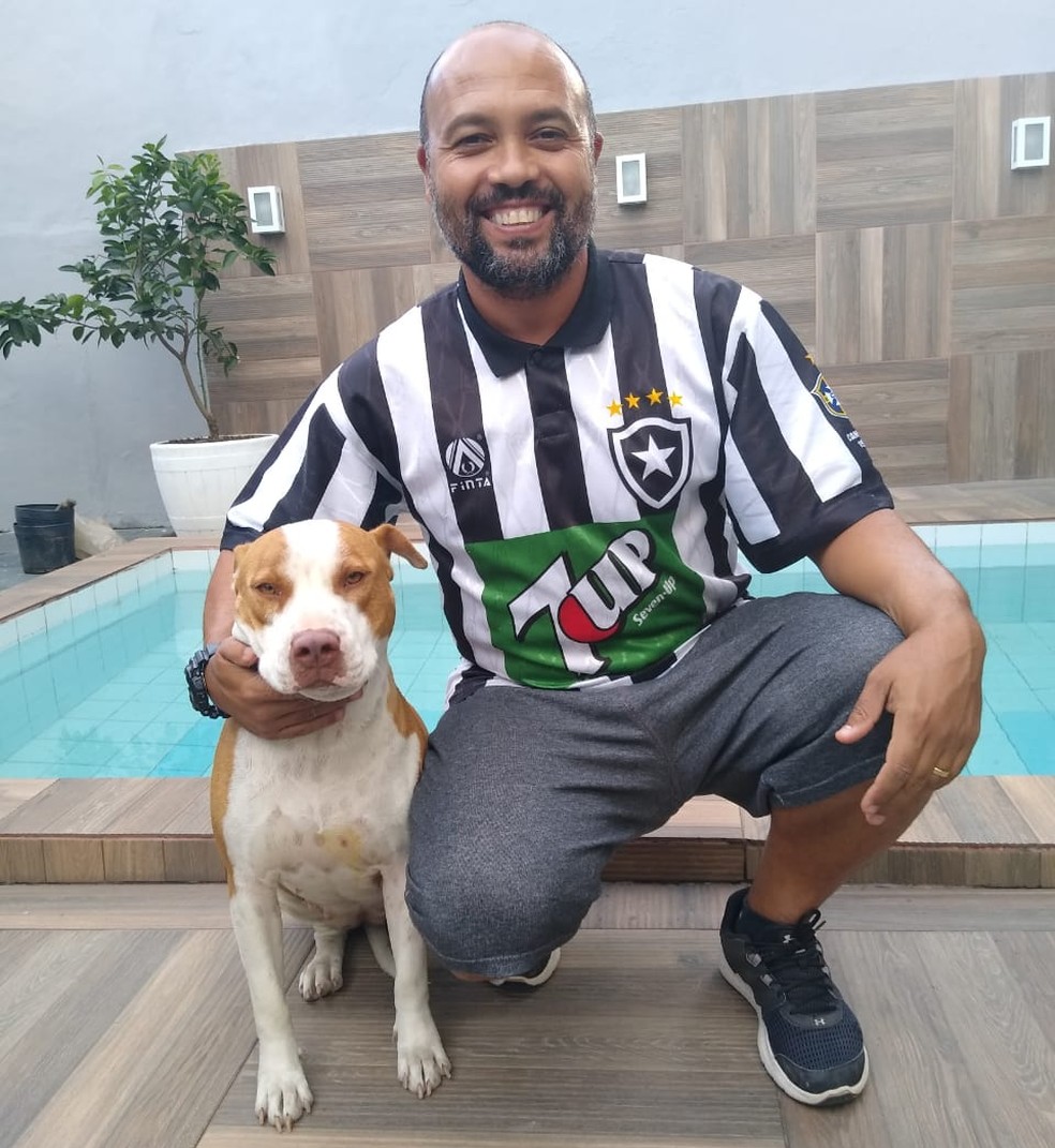 bust Much nightmare Treinador, empresário e até fazendeiro: por onde andam os campeões do  Botafogo de 1995 - POVO ONLINE