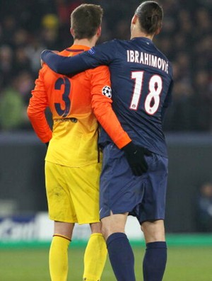 Ibrahimovic e Piqué PSG Barcelona (Foto: Reprodução)