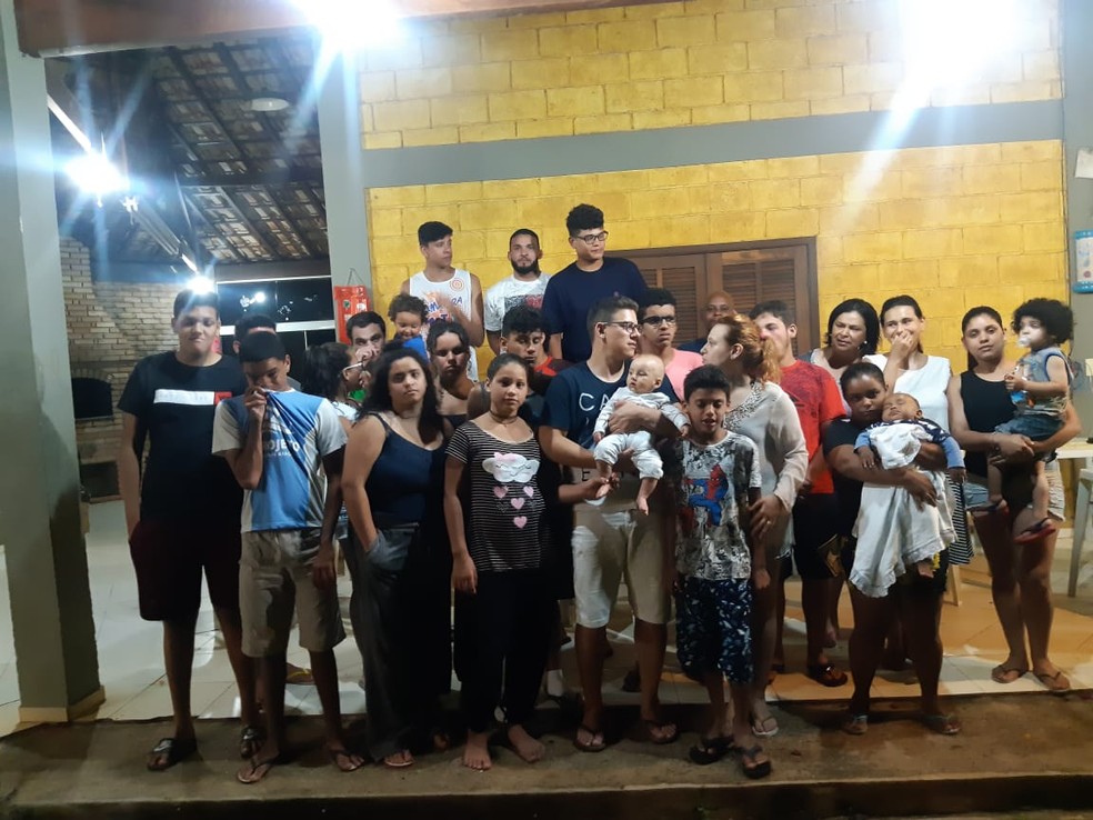 Casal que adotou 21 filhos diz que também acolheu outra família de quatro integrantes em Itatiba — Foto: Arquivo pessoal