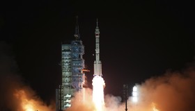 China lançará primeiro civil ao espaço e quer ir à Lua até 2030