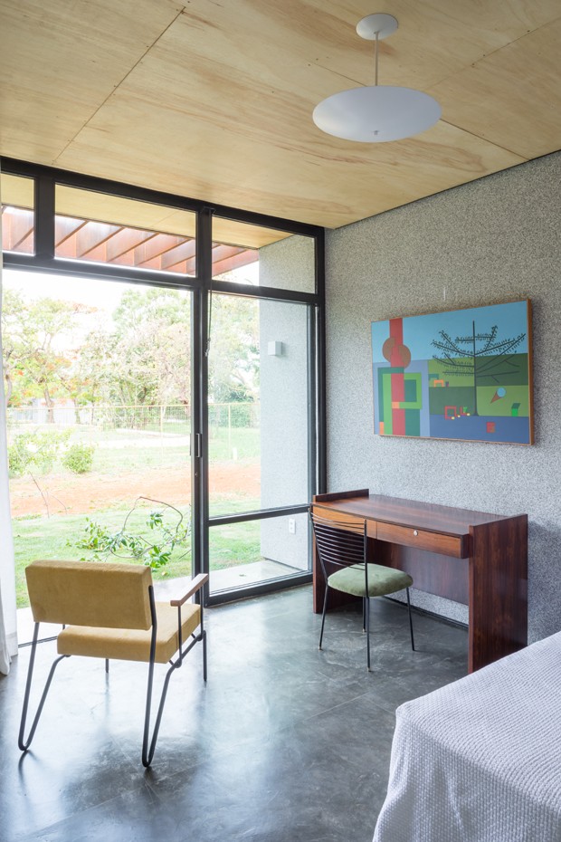 Arquitetura e natureza são integradas nesta casa em Brasília (Foto: Haruo Mikami/Divulgação)