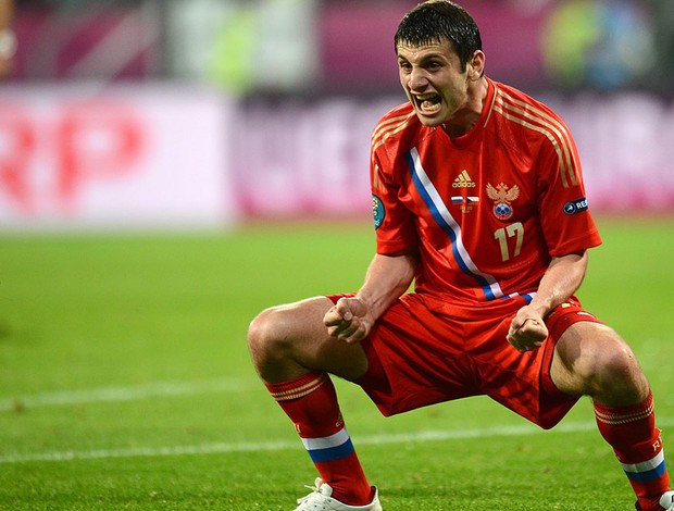 Dzagoev terceiro gol, Russia x República Tcheca (Foto: Agência AFP)