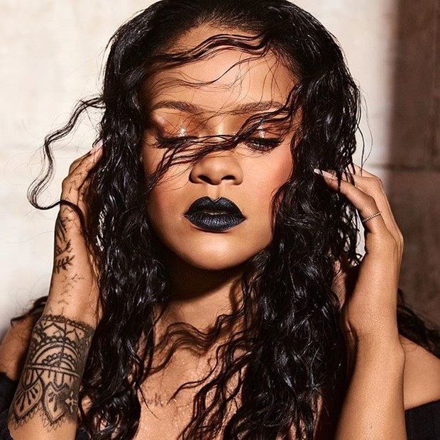 Rihanna (Foto: Reprodução/@fentybeauty)