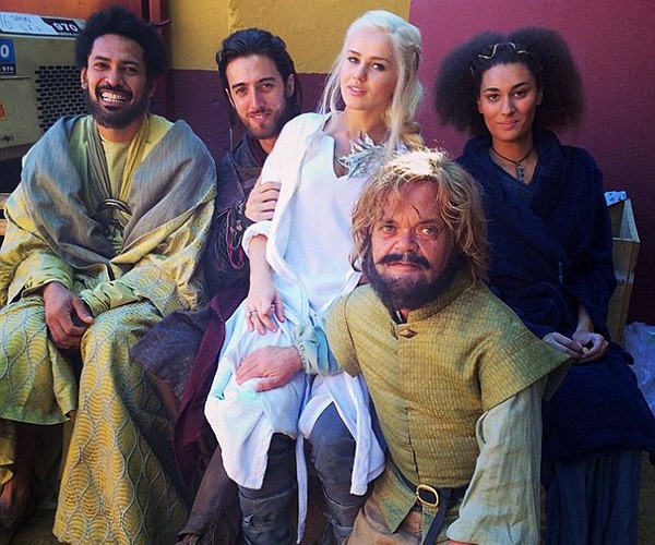 Dubles de 'Game of Thrones' tiram fotos nos intervalos das gravações (Foto: Reprodução Instagram)