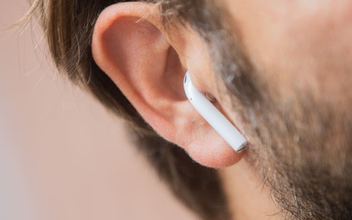 Apple está pidiendo a los proveedores que trasladen la fabricación de auriculares a la India, dijo el periódico.
