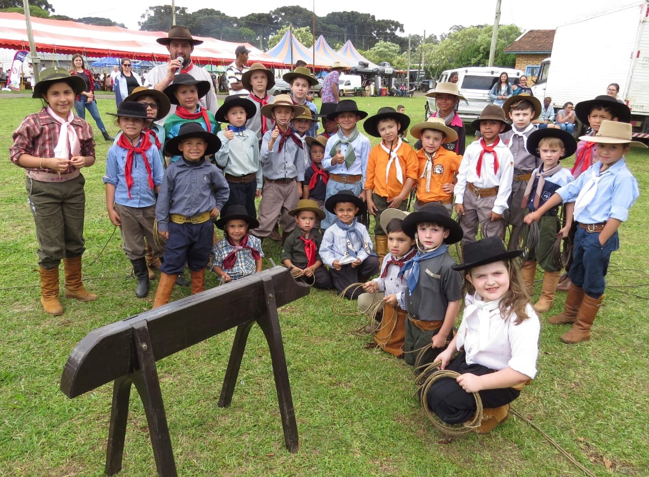 Festival busca novos talentos na arte de narrar rodeios