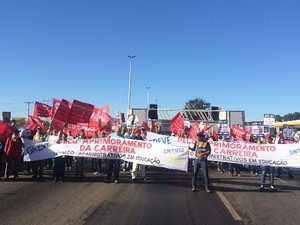Servidores federais pedem reajuste salarial e melhora no plano de carreira em Goiás (Foto: Vitor Santana/ G1)