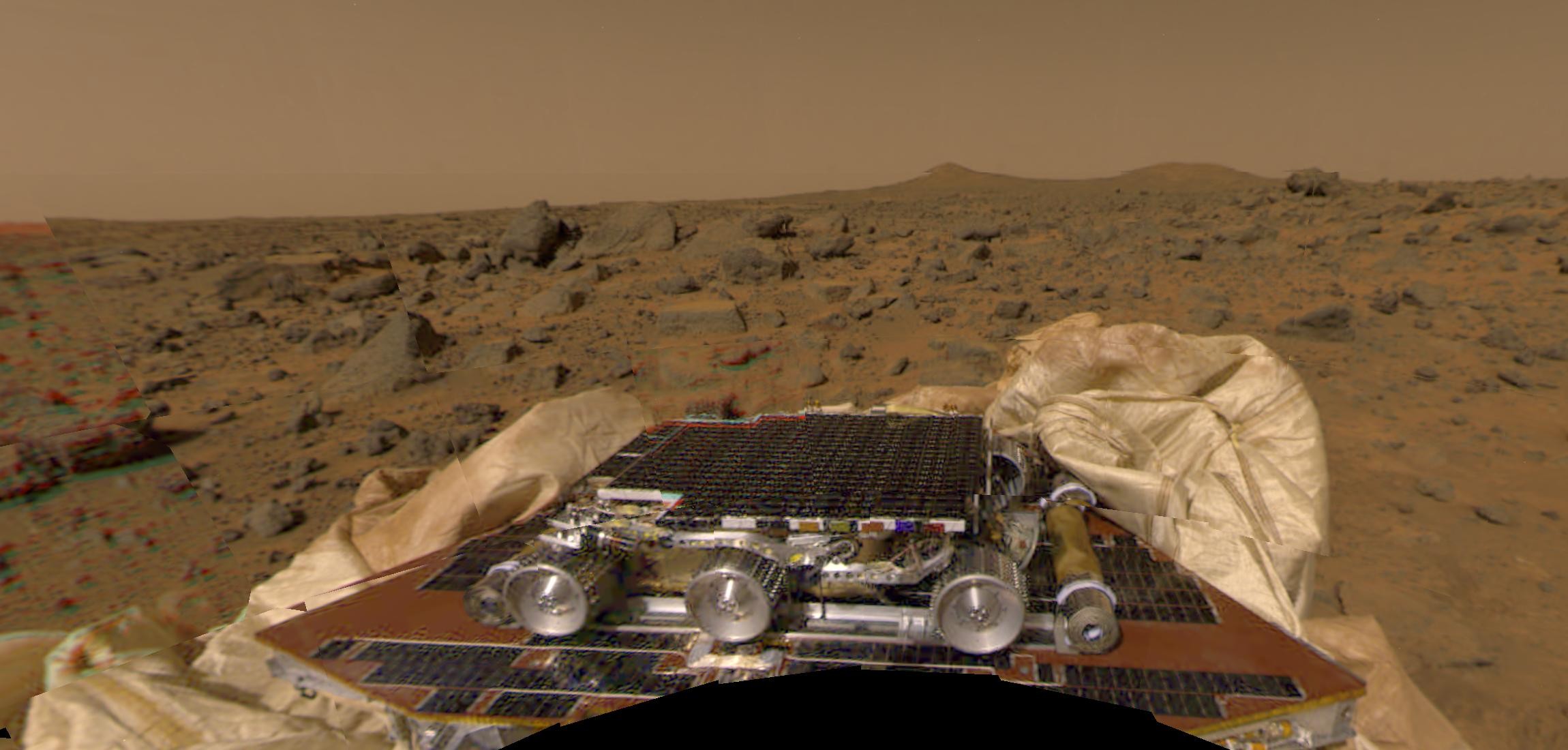 Imagem feita pela sonda Mars Pathfinder logo após o pouso em Marte, em 1997. (Foto: NASA)