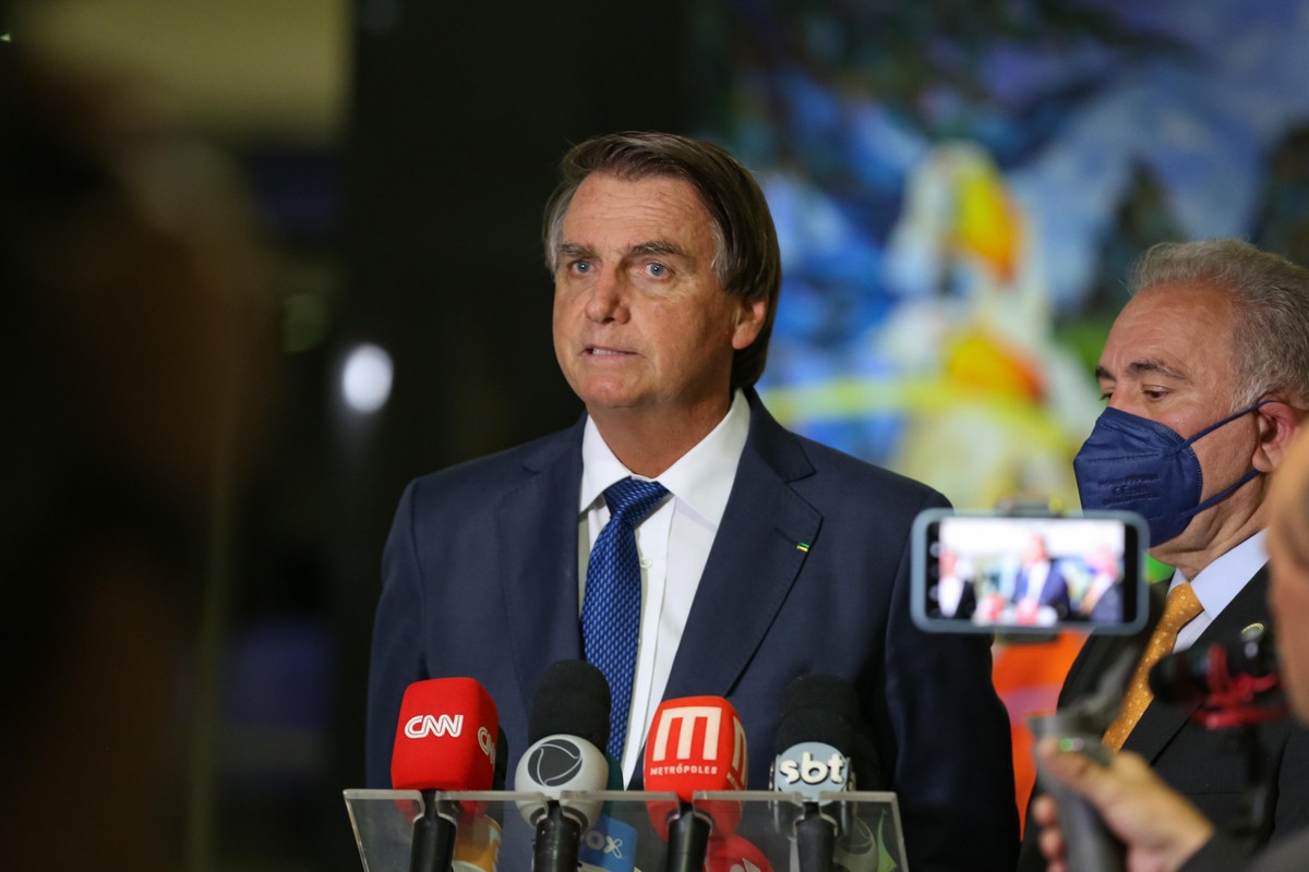 Bolsonaro atribui aumento da miséria durante seu mandato a governos  passados | Política | Valor Econômico